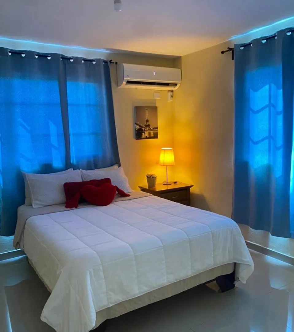 Tiny Apartment By Merengue House ,8 Minutos Airport contacts